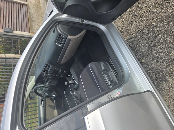 VOLKSWAGEN Jetta 2012 — imagine 3