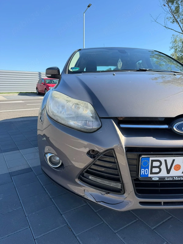 FORD Focus 2011 — imagine 5