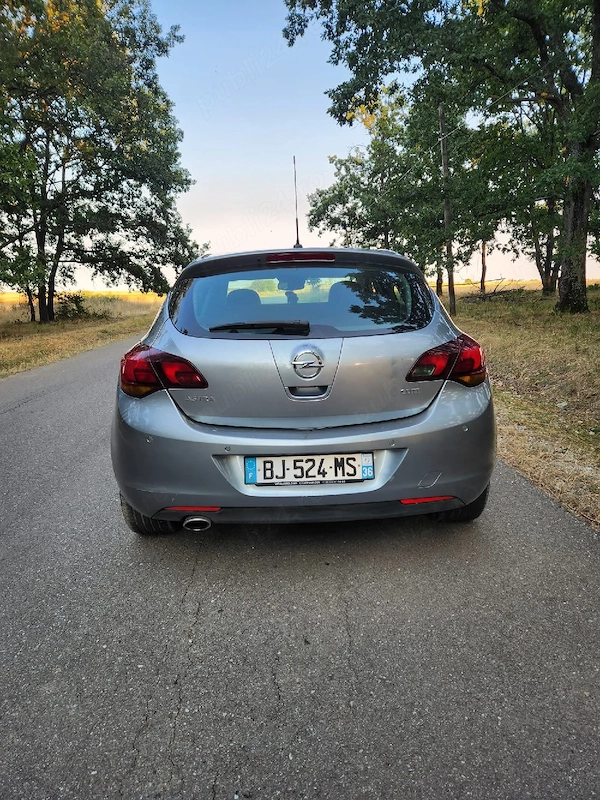 OPEL Astra 2011 — imagine 3