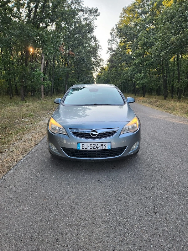 OPEL Astra 2011 — imagine 4