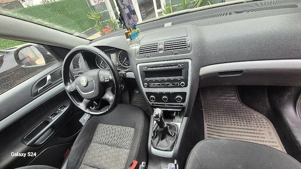 SKODA Octavia 2011 — imagine 2