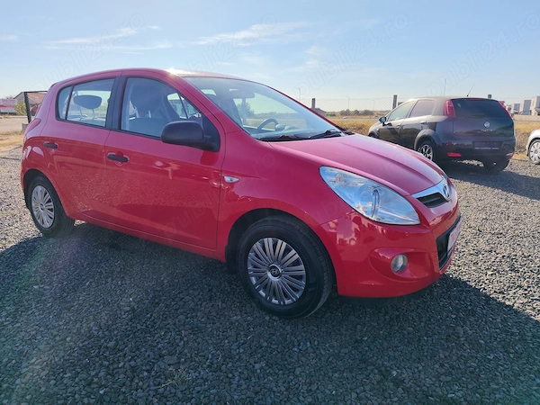 HYUNDAI i20 2010 — imagine 3