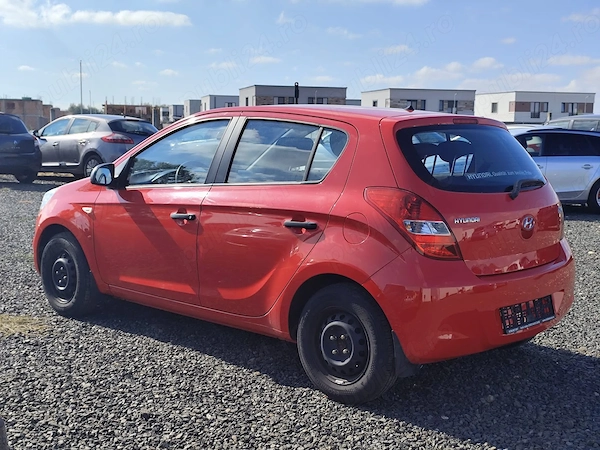 HYUNDAI i20 2010 — imagine 5