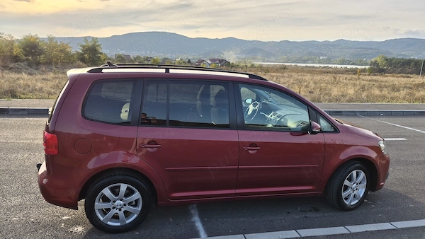 VOLKSWAGEN Touran 2011 — imagine 2