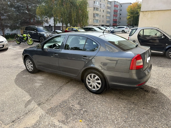 SKODA Octavia 2012 — imagine 2