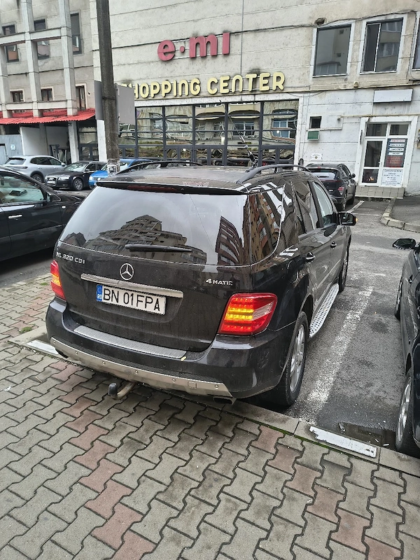 MERCEDES-BENZ 350 2009 — imagine 4