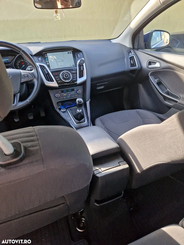 FORD Focus 2017 — imagine 8