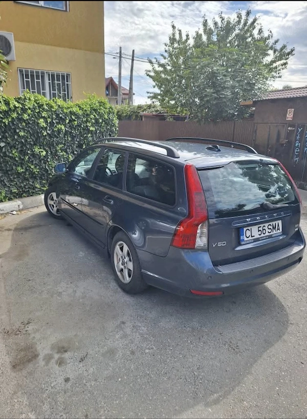 VOLVO V50
