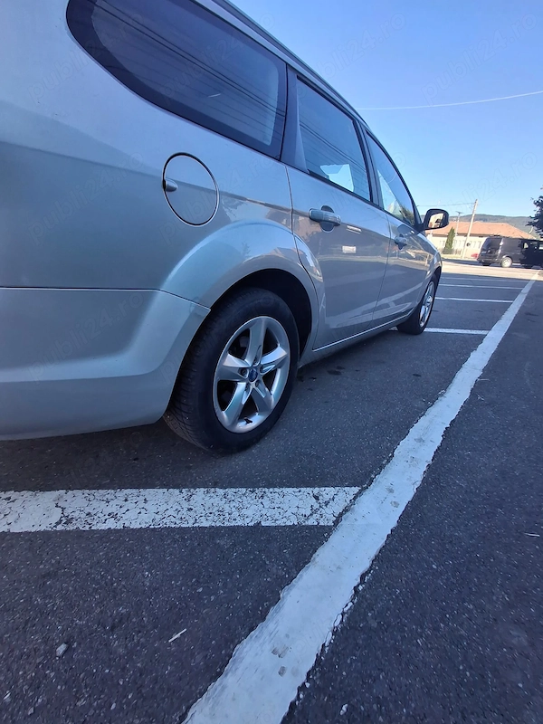 FORD Focus 2010 — imagine 3