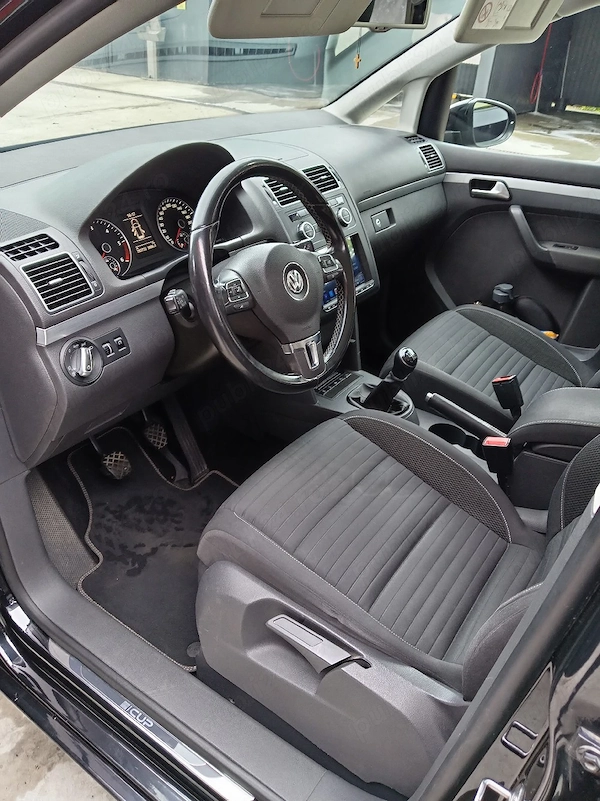 VOLKSWAGEN Touran 2015 — imagine 4