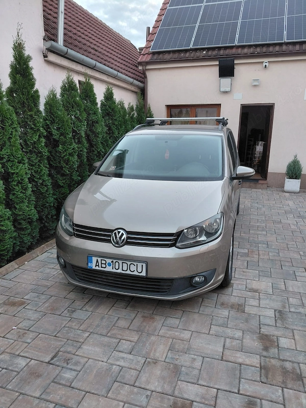 VOLKSWAGEN Touran