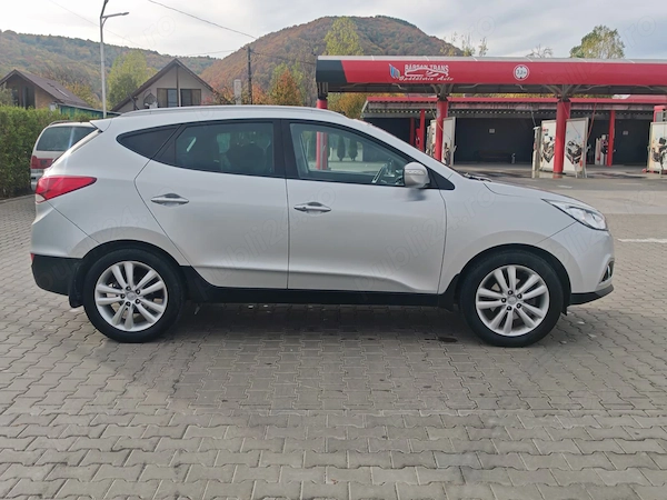 HYUNDAI ix35 2011 — imagine 2