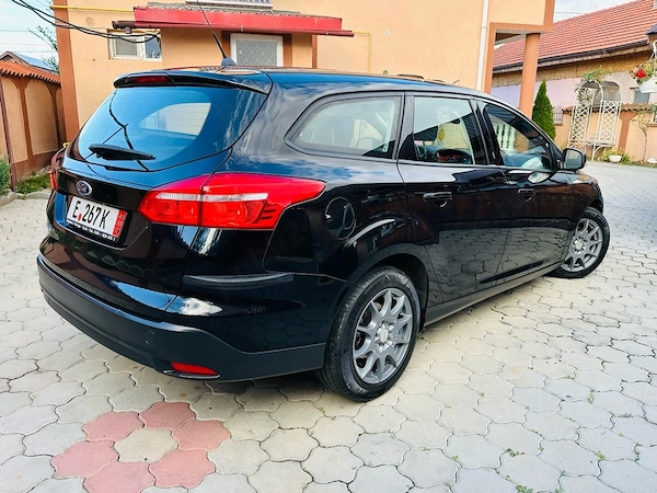 FORD Focus 2018 — imagine 5