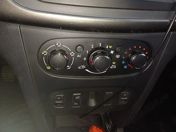 DACIA Sandero Stepway 2013 — imagine 8