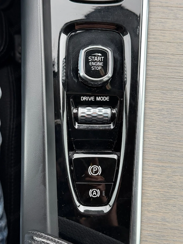 VOLVO XC60 2019 — imagine 11