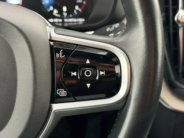 VOLVO XC60 2019 — imagine 19