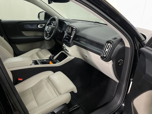 VOLVO XC40 2023 — imagine 9