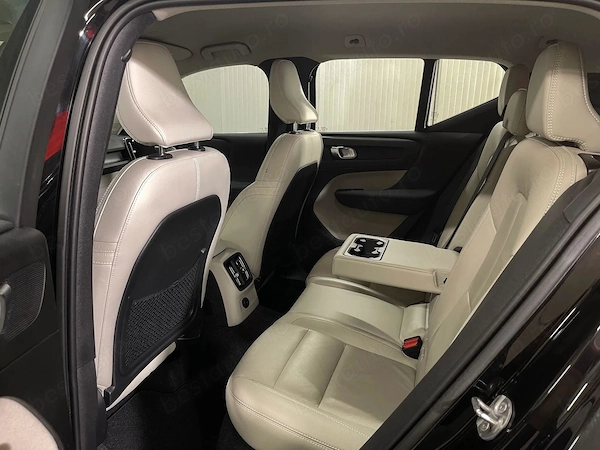 VOLVO XC40 2023 — imagine 11