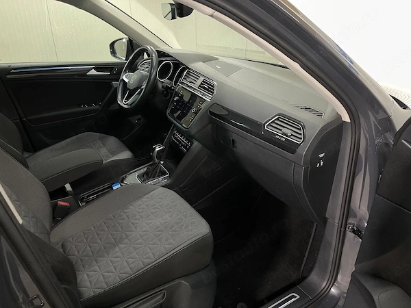 VOLKSWAGEN Tiguan 2022 — imagine 9