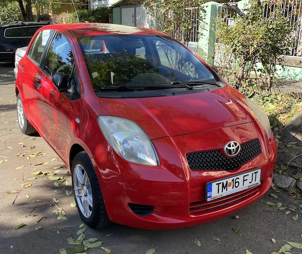 TOYOTA Yaris