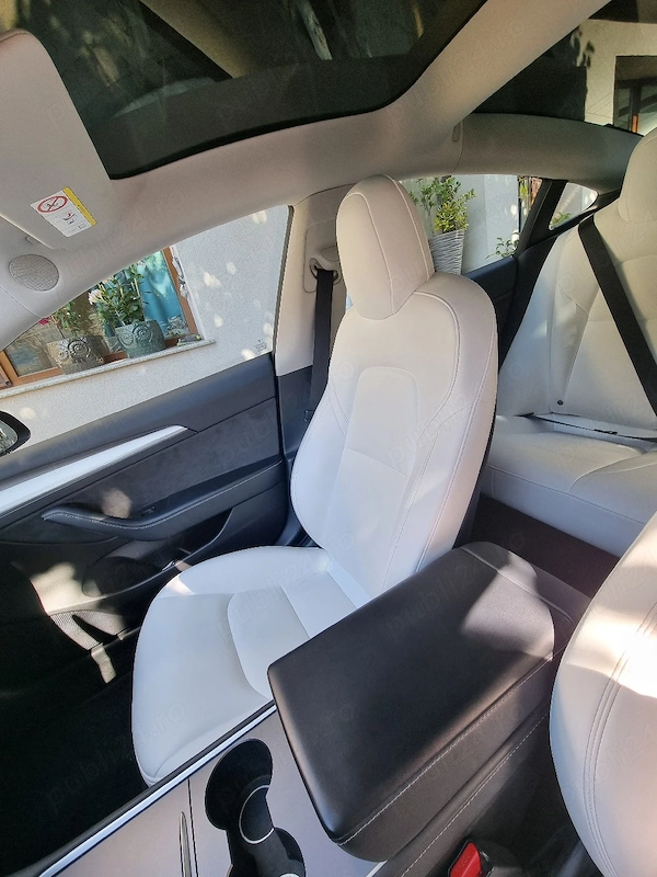 TESLA Model 3 2023 — imagine 3