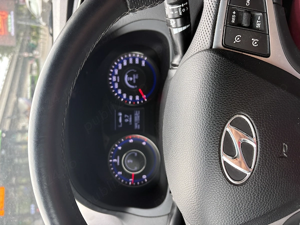 HYUNDAI i40 2012 — imagine 10