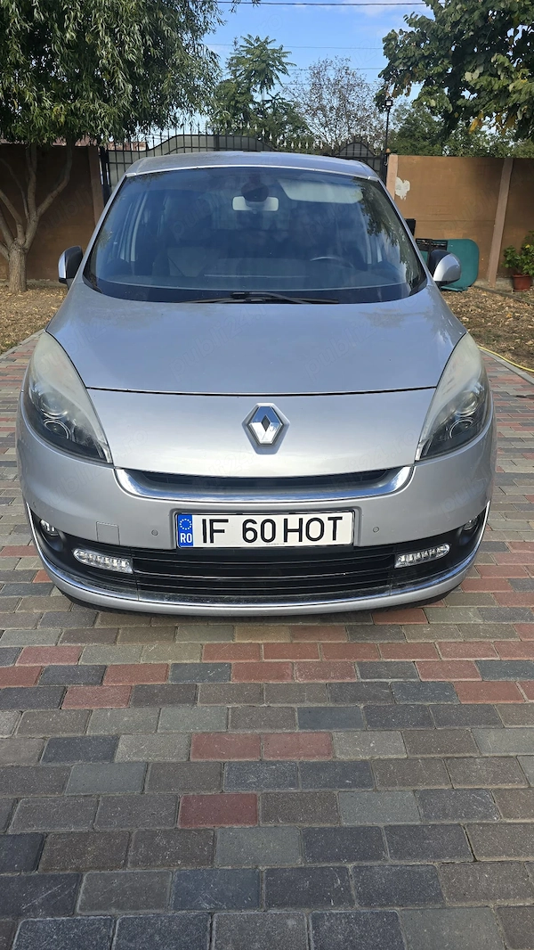 RENAULT Scenic