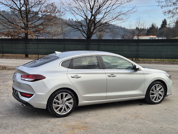 HYUNDAI i30 2018 — imagine 3