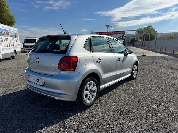 VOLKSWAGEN Polo 2011 — imagine 3