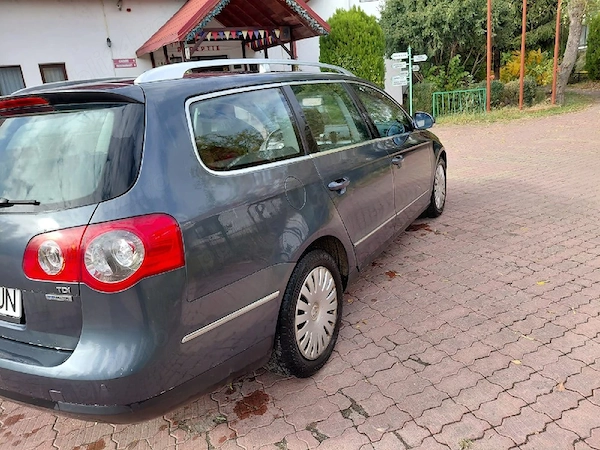VOLKSWAGEN Passat 2010 — imagine 4