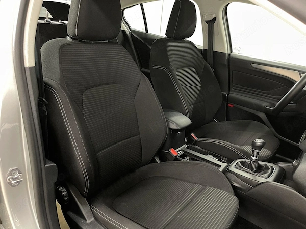 FORD Focus 2024 — imagine 9
