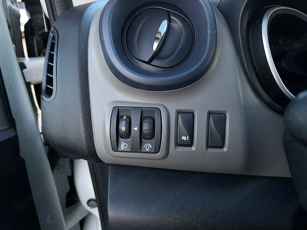 RENAULT Trafic 2018 — imagine 14
