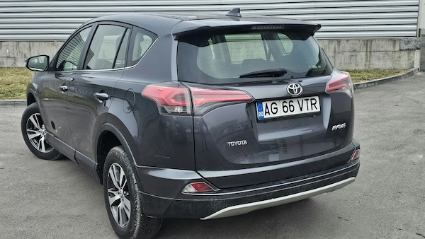 TOYOTA RAV4 2016 — imagine 4