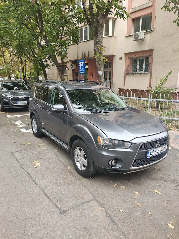 MITSUBISHI Outlander 2011 — imagine 2
