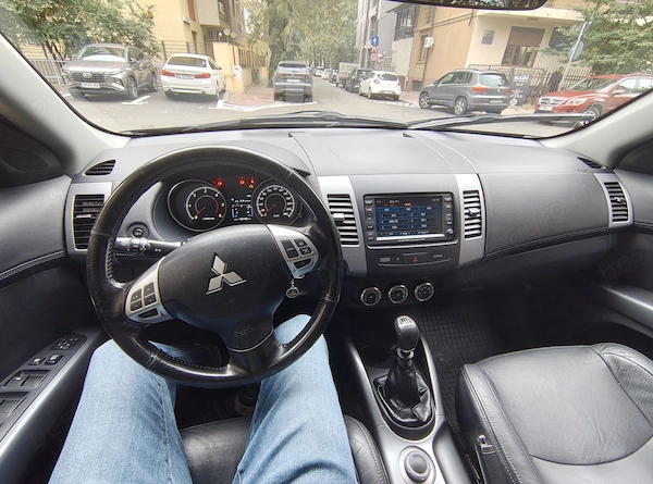 MITSUBISHI Outlander 2011 — imagine 9