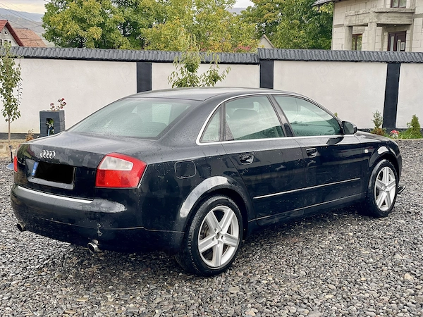 AUDI A4 2004 — imagine 4