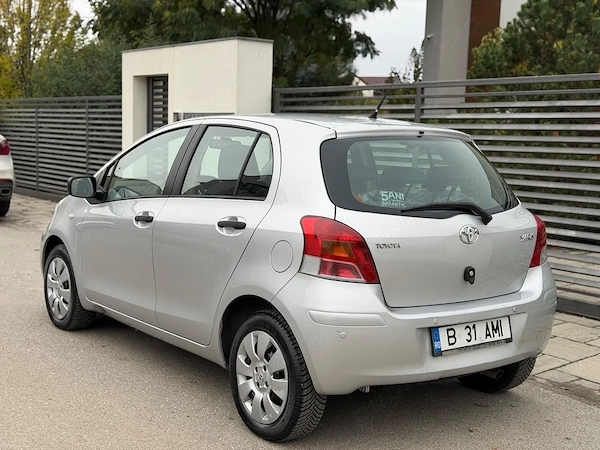 TOYOTA Yaris 2010 — imagine 2