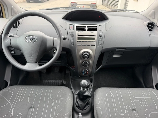 TOYOTA Yaris 2010 — imagine 4
