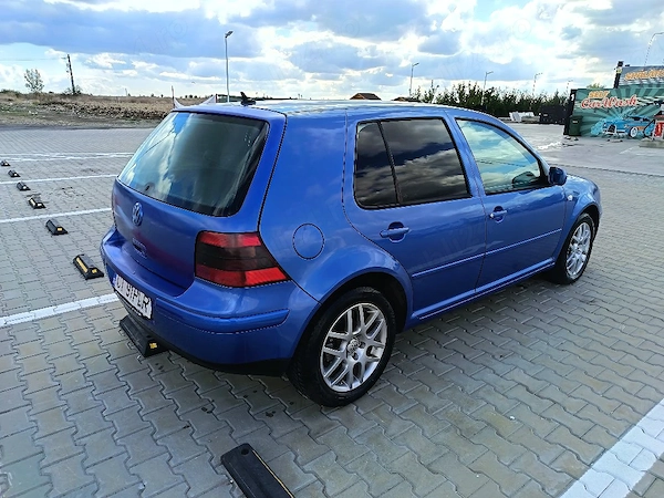 VOLKSWAGEN Golf 2000 — imagine 3