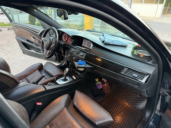 BMW 5 Series 2010 — imagine 5