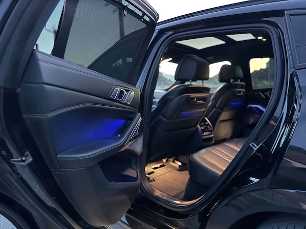 BMW  2020 — imagine 4