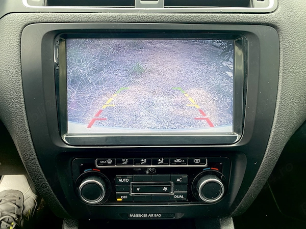 VOLKSWAGEN Jetta 2011 — imagine 8