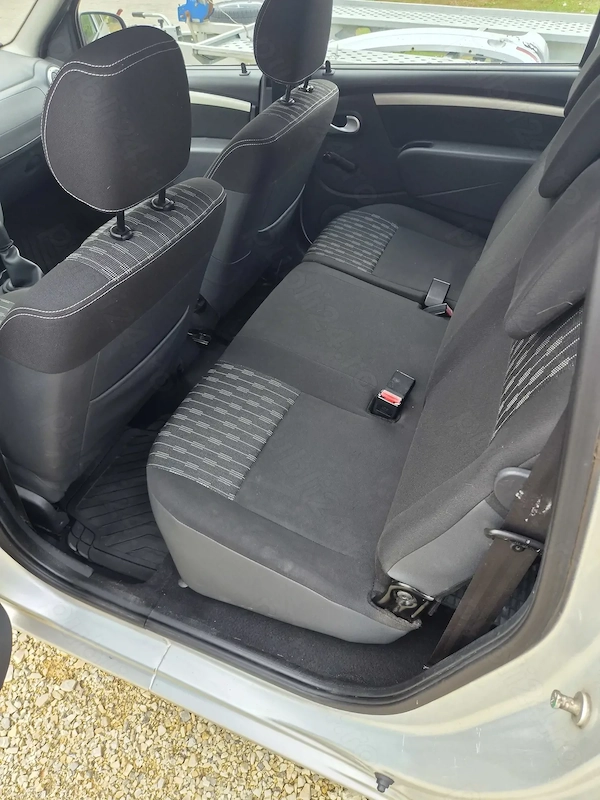 DACIA Logan 2011 — imagine 2