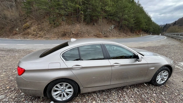 BMW Seria 5 2011 — imagine 2