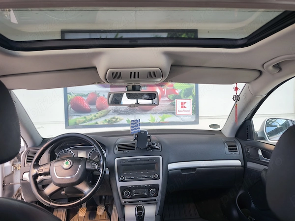 SKODA Octavia 2012 — imagine 4