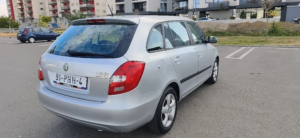 SKODA Fabia 2012 — imagine 4