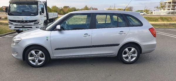 SKODA Fabia 2012 — imagine 3