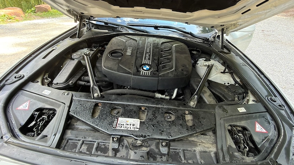 BMW Seria 5 2012 — imagine 2