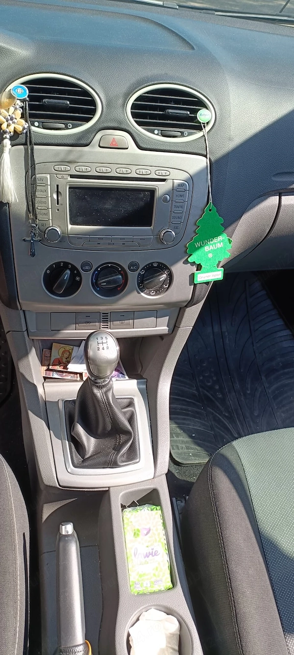 FORD Focus 2010 — imagine 7
