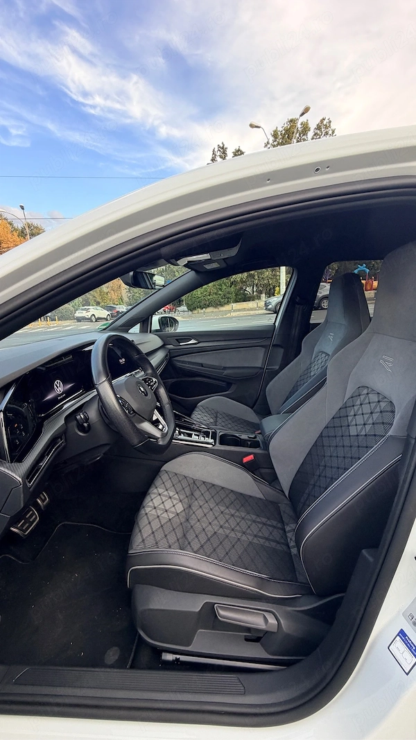 VOLKSWAGEN Golf 2023 — imagine 5
